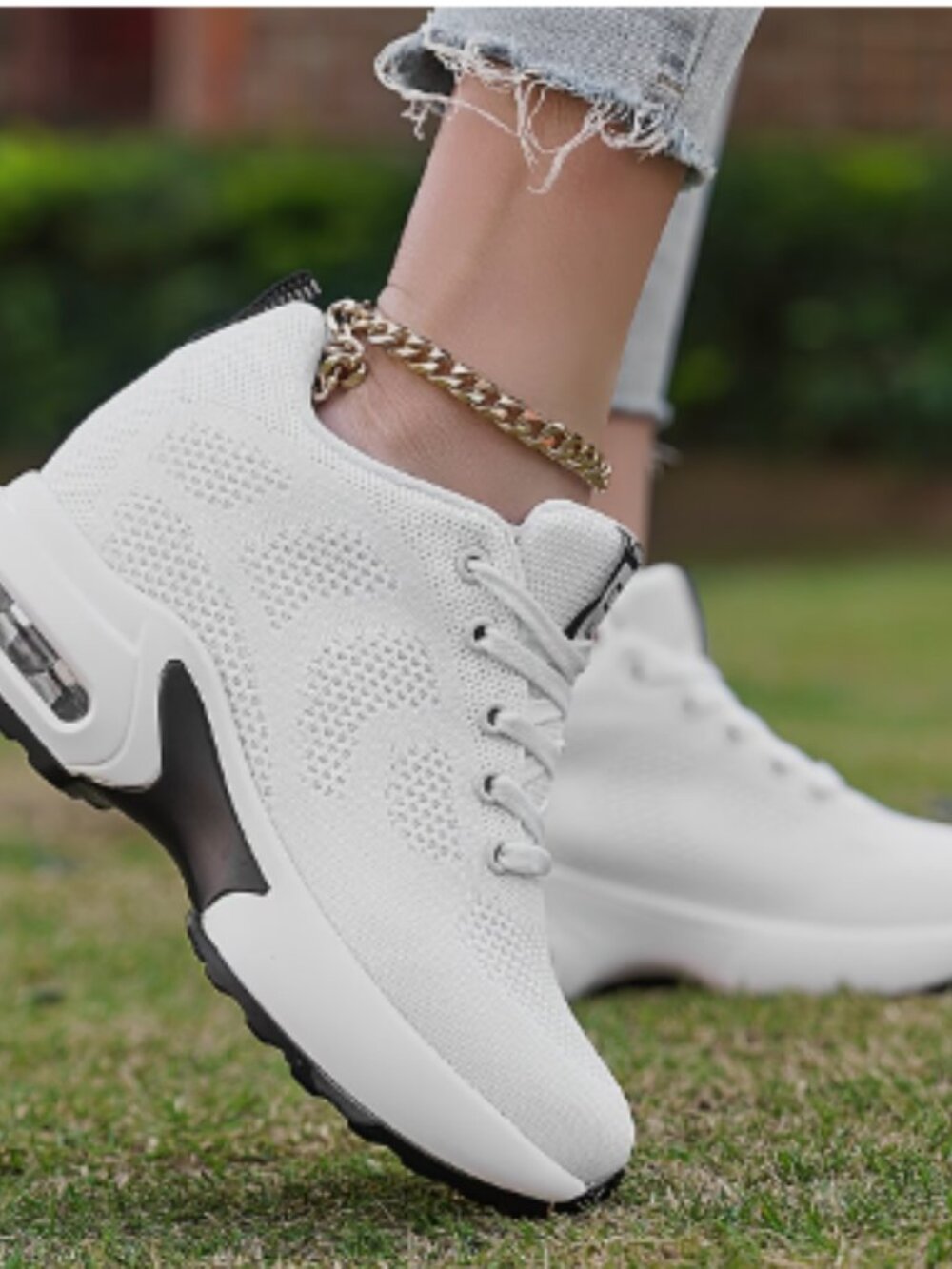 Heeled running shoes